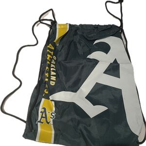 NWOT MLB Oakland A's Green/ yellow/ White Drawstring Backpack